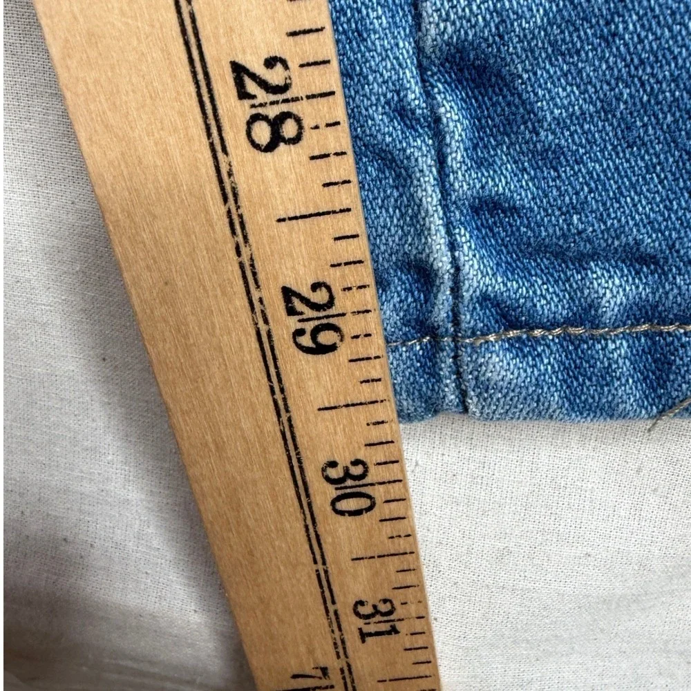 Wrangler Men's Regular Fit Straight Jeans size 28x32 Blue